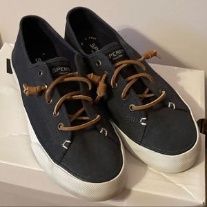Sperry Boat Shoes size 8